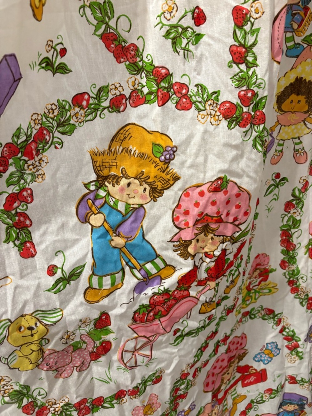 Vintage Strawberry Shortcake Print Ruffled Tie-Back Curtains - Picture 12 of 13